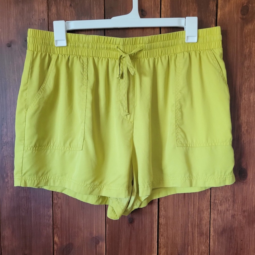 Calligraphie WXL Active Shorts Yellow Lime Smocked Waist Drawstring Pockets
